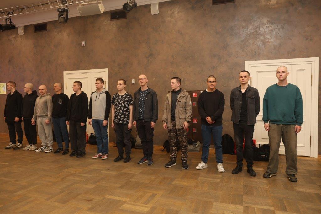 26 июня 2026 года в СПб ГБУ &laquo;Дом молодежи &laquo;Форпост&raquo; состоялась торжественная отправка граждан РФ, проживающих на территории Выборгского района Санкт-Петербурга на военную службу в Вооруженные силы Российской Федерации.