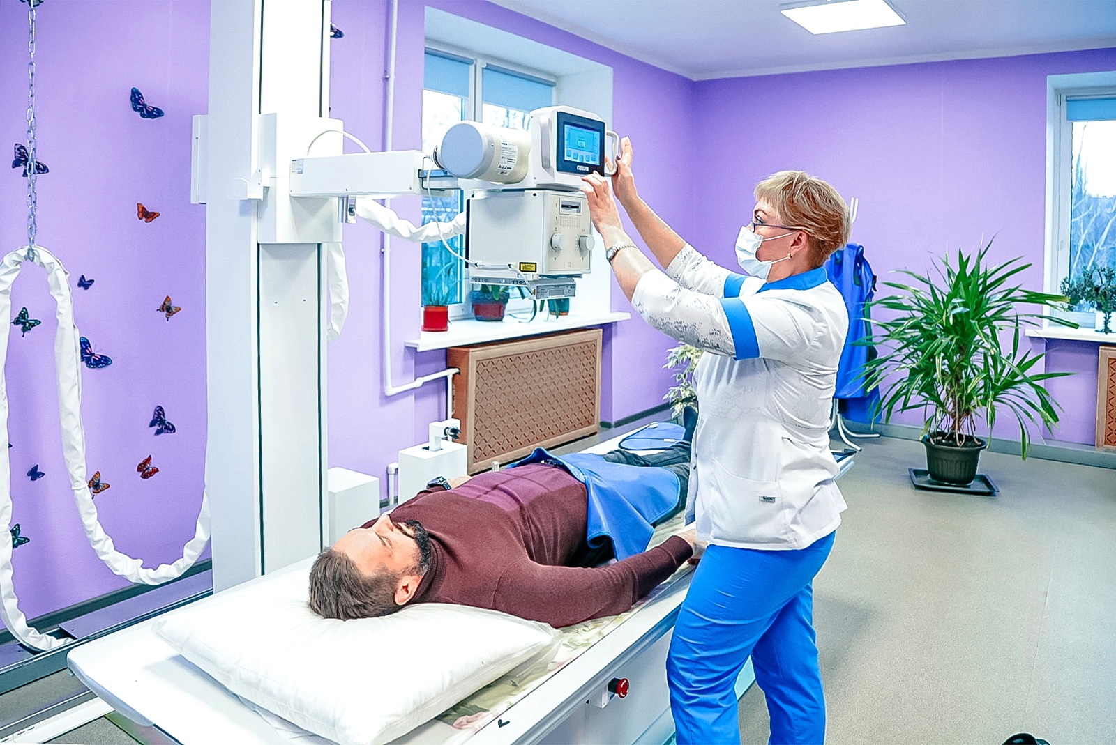 Клиника высоких медицинских технологий СПбГУ ежегодно выполняет более 30 тысяч сложных операций. 